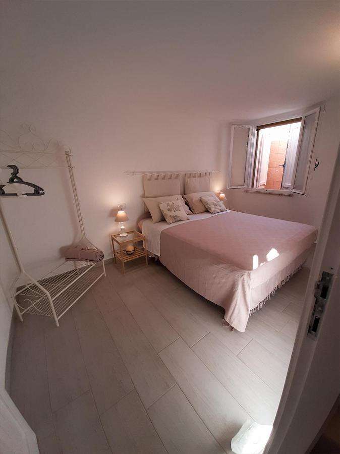 Sun Sea And Relax Villetta A Due Passi Dal Mare Solanas  Exterior photo